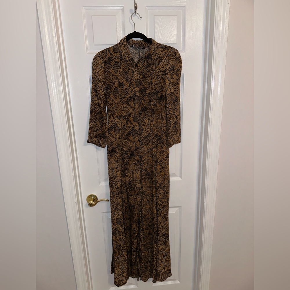 Long dress with pockets!. Zara